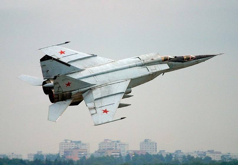 МиГ-25ПУ - учебно-боевой