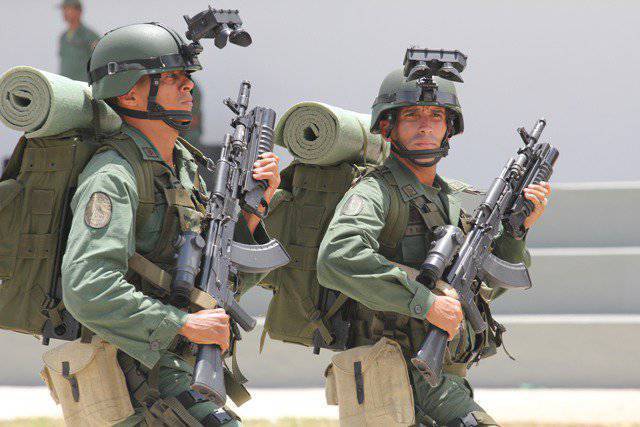 Военный парад в Венесуэле. В